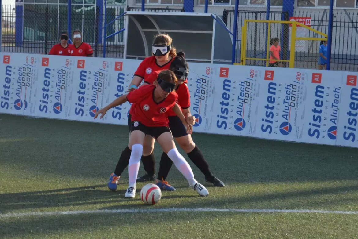 gorme-engelliler-bayan-futbol-ulusal-kadrosu-dunya-sampiyonasi-hazirliklarini-aksarayda-surduruyor-MzeqJuGC.jpg